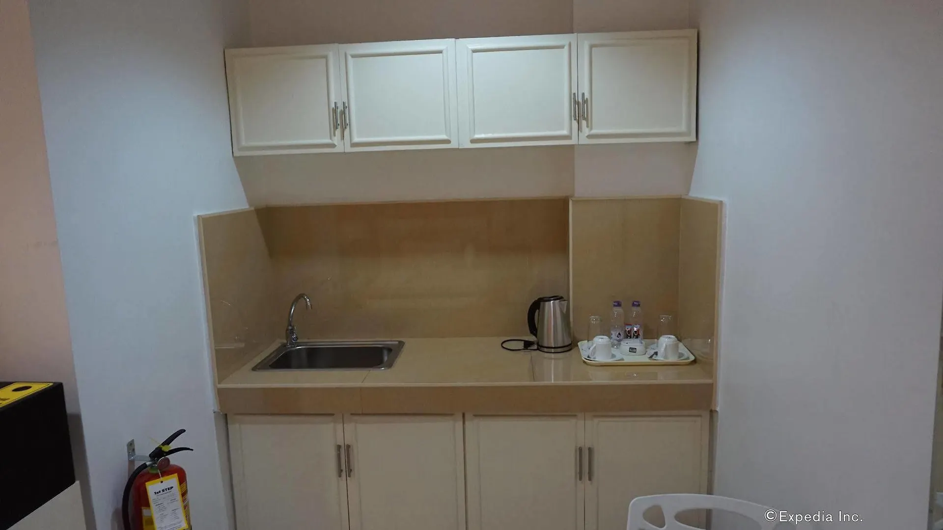 Baymont Suites & Residences Paranaque City 3*,  Philippines