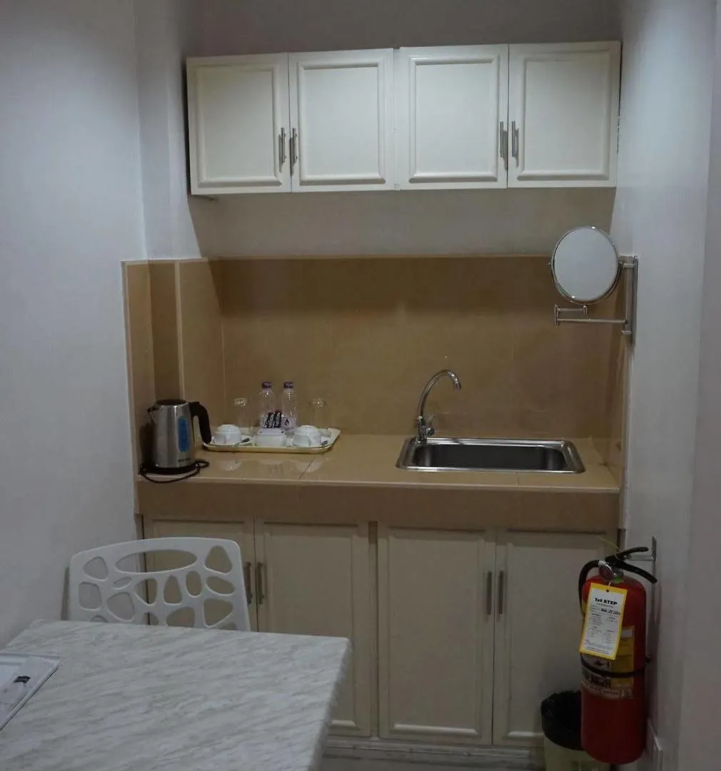 Hotel Baymont Suites & Residences Paranaque City