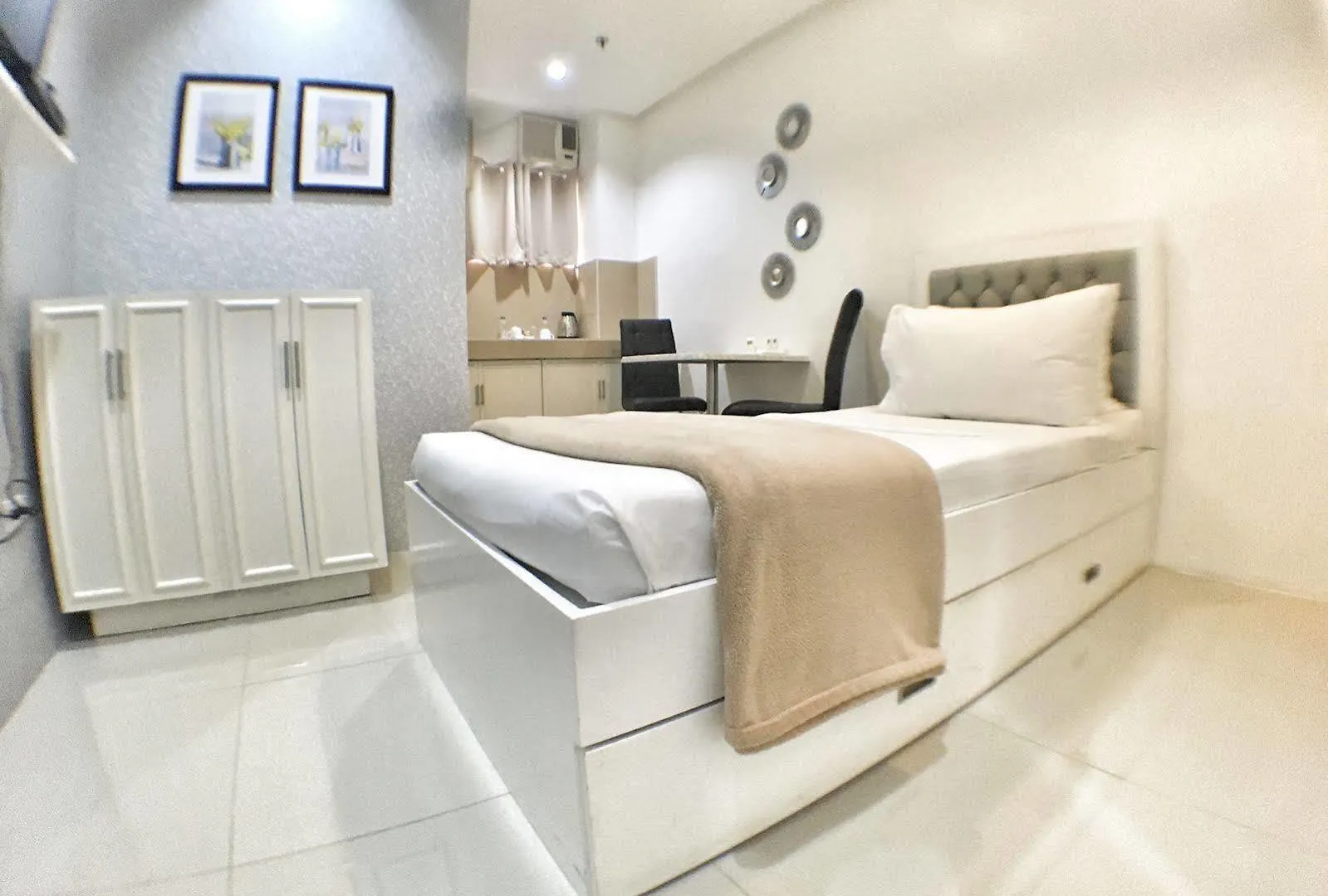 Baymont Suites & Residences Paranaque City Hotel