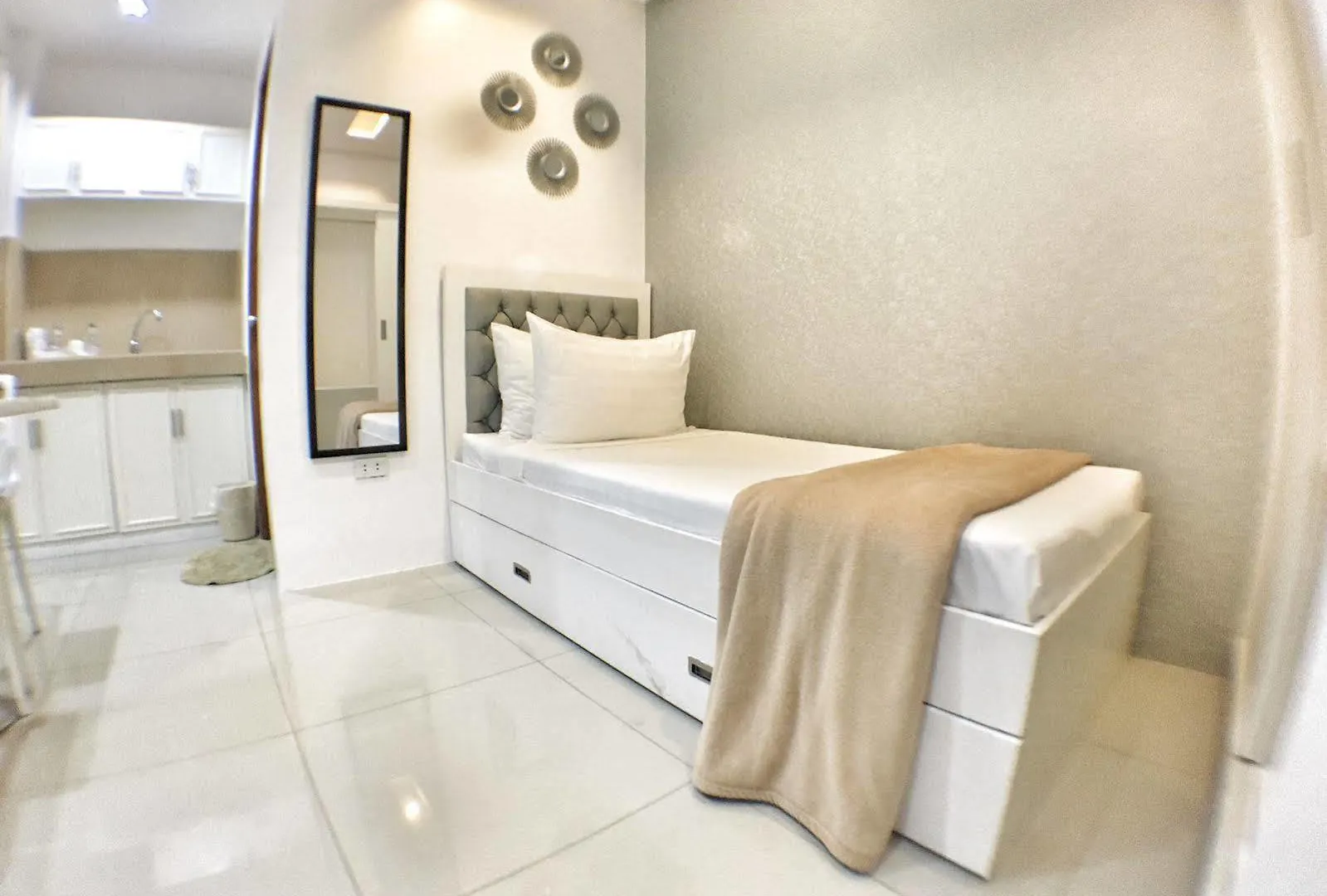 Baymont Suites & Residences Paranaque City 3*,